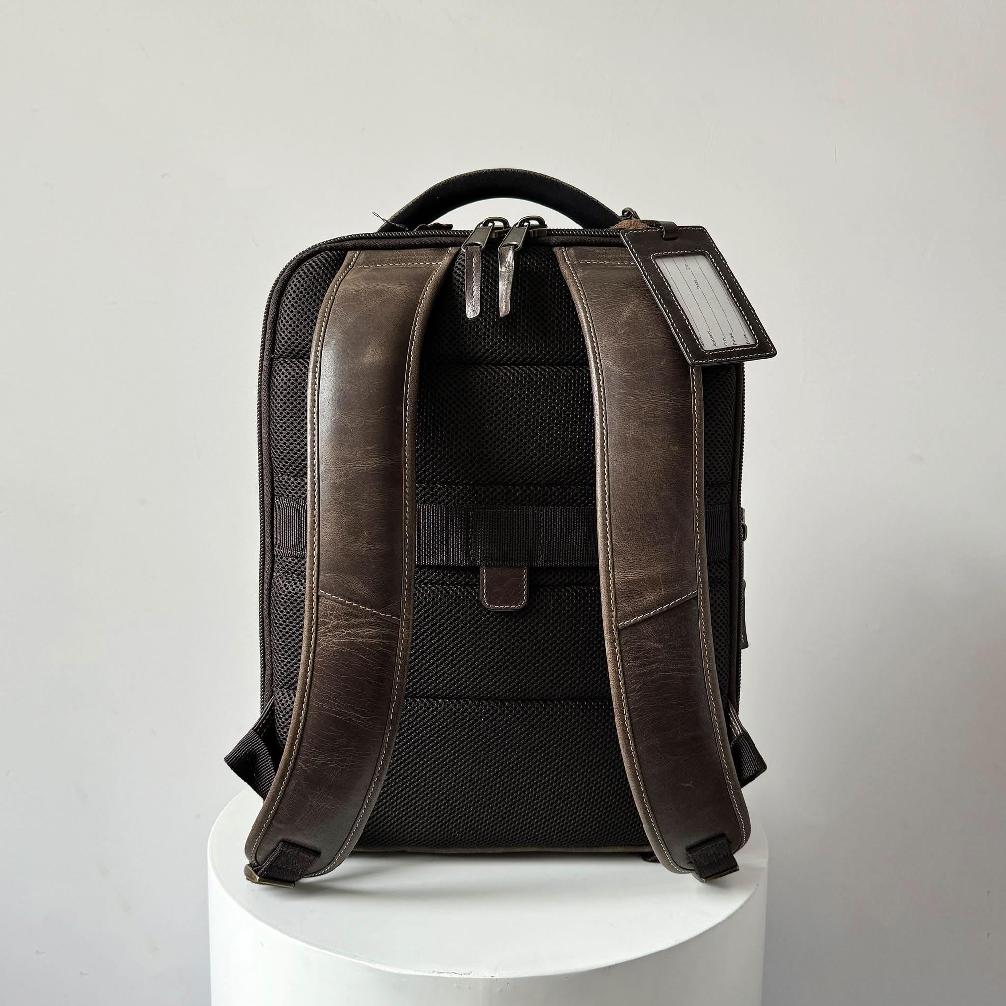 Crazy Horse Full-Grain Leather Laptop Backpack – Premium, Rugged & Stylish